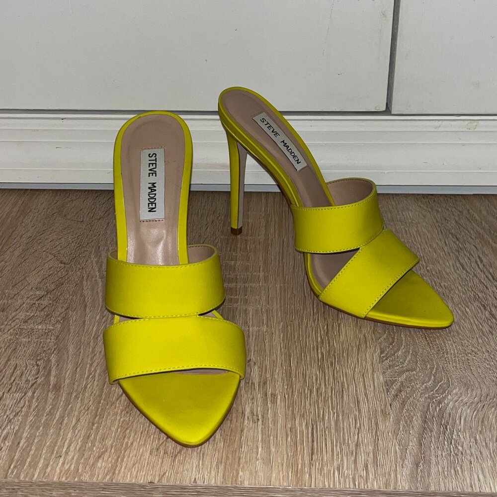Steven Madden neon yellow stiletto mules GREAT CONDITION